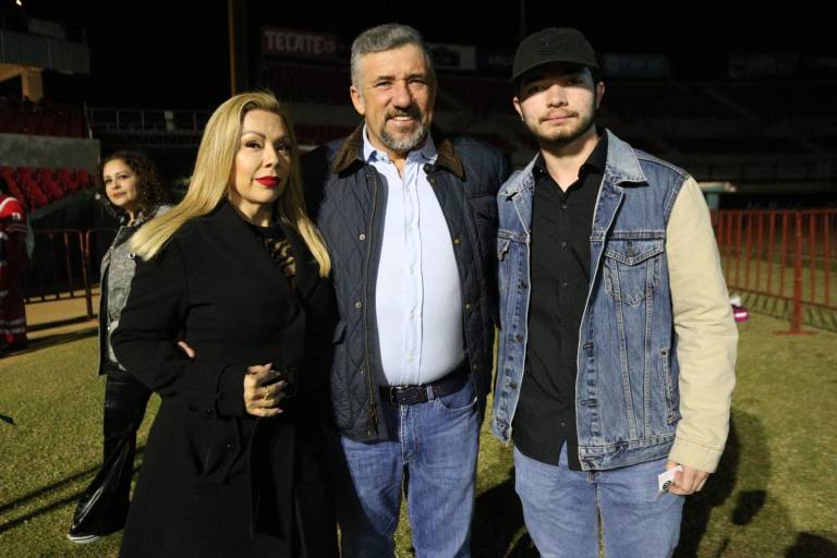 Recibe su corona Víctor II como Rey del Carnaval de Mazatlán 2023