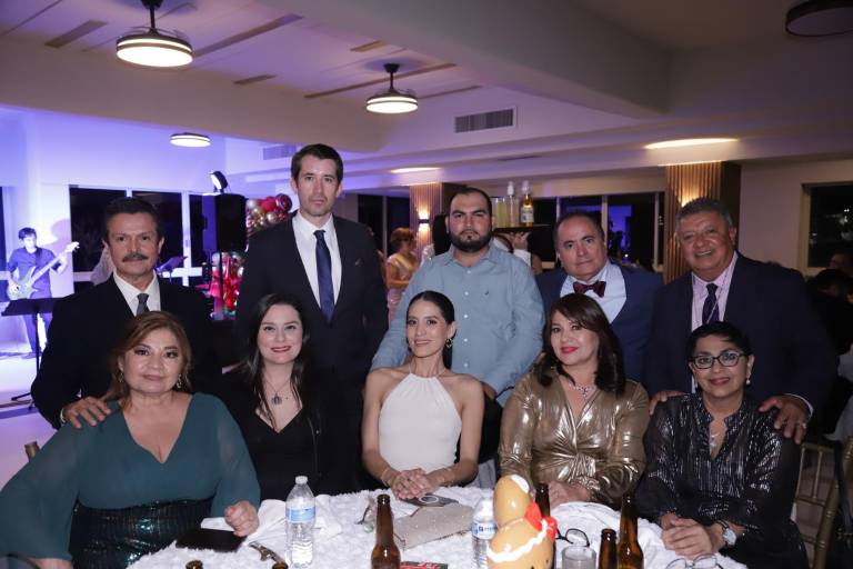 Abogados brindan por un 2025 próspero