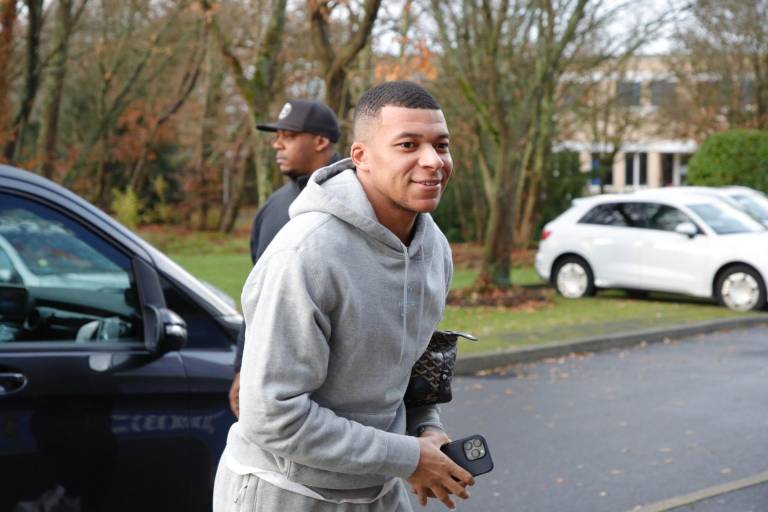 Kylian Mbappé regresa al entrenamiento con el PSG