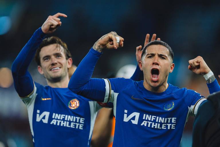 Chelsea golea al Aston Villa y continúa en la FA Cup