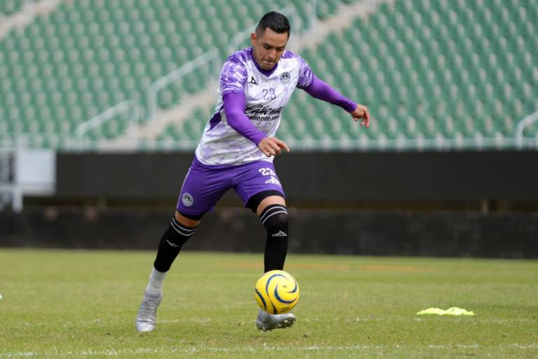 Mazatlán FC y Chivas se enfrentan repletos de bajas
