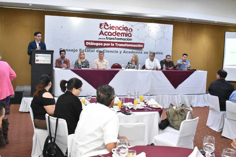 Académicos e investigadores se suman al movimiento de Sheinbaum y presentan foros