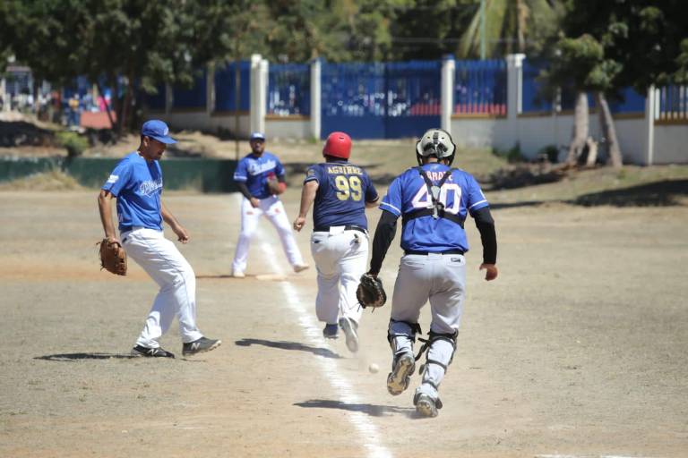 Prepa Jaramillo vence a Hotel Playa y asegura su pase a playoffs en la Liga Intersindical