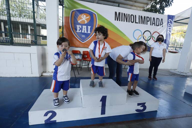 ¡Corren a toda velocidad en la Miniolimpiada de la Activa!