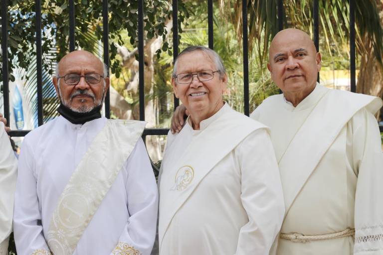 Celebra la iglesia su Misa Crismal