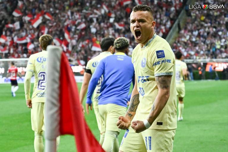 América le pasa por encima a las Chivas en el Clásico