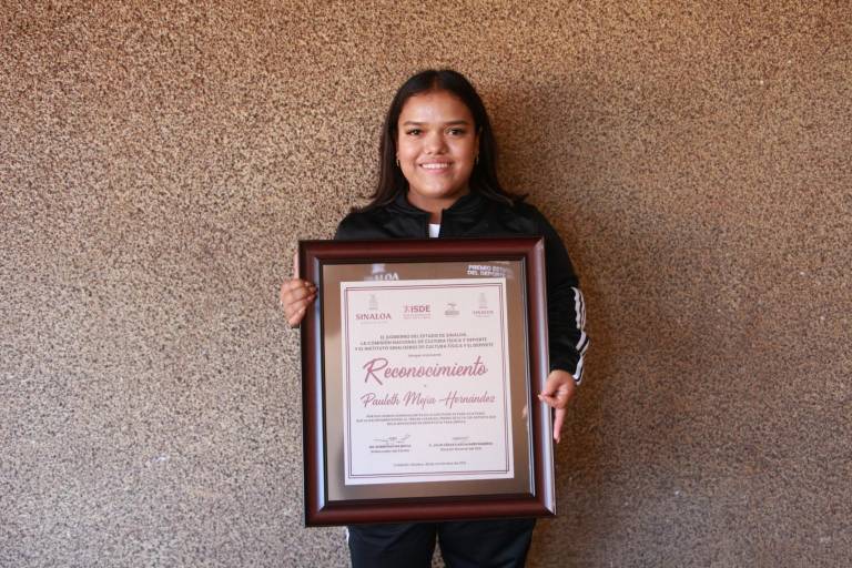 Sinaloenses reciben el Premio Estatal del Deporte
