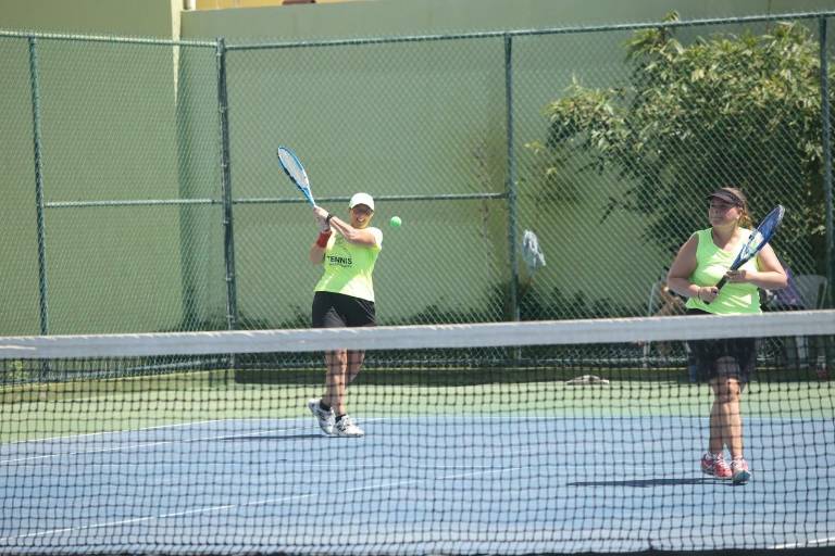 Club Cardones se impone a Pseudas en Torneo de Tenis Bajo Techo en el Colegio Montfort