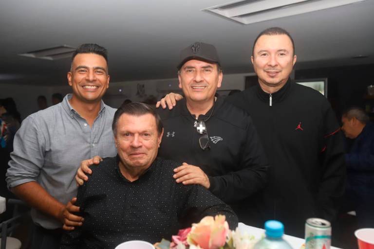 Club Venados entrega premio Orgullo Mazatlán a Antonio López Sáenz