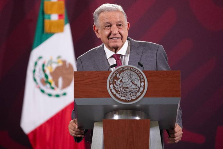 AMLO defiende a García Harfuch en torno al caso Ayotzinapa