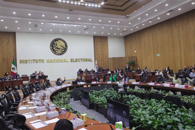 ‘Le llueven’ al INE denuncias de partidos que exigen investigar casos de Coahuila y Notimex