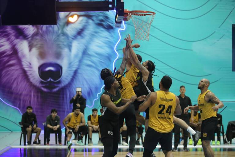 Caballeros de Culiacán resiste embate final de Venados Basketball en el puerto