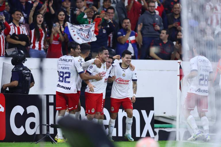 Chivas le gana el Clásico Tapatío al Atlas con un once alterno en la Copa por México