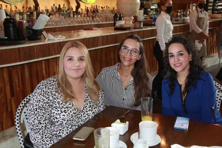 Con visión empresarial, comparte su experiencia