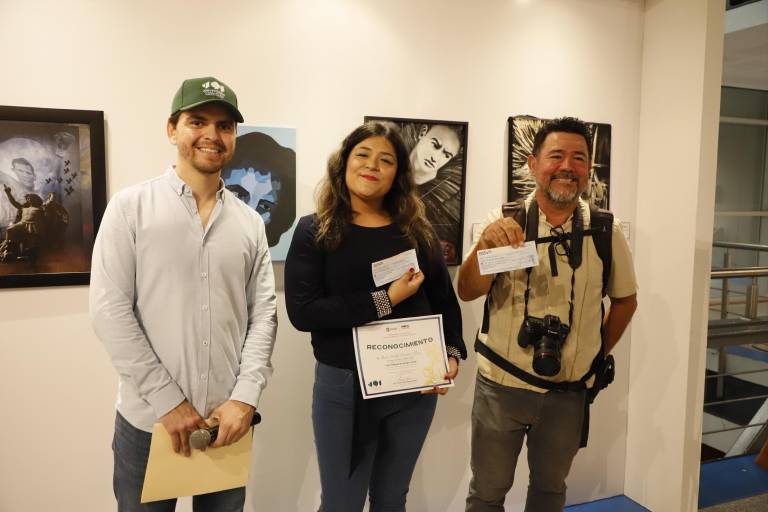Tania Sarahí Ramírez Flores es la ganadora con su obra ‘8-bit’