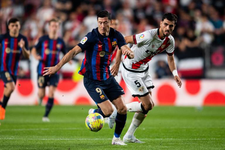 Barcelona tropieza en Vallecas