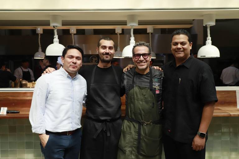 Celebran clientes y amigos el primer aniversario de Casa Bon