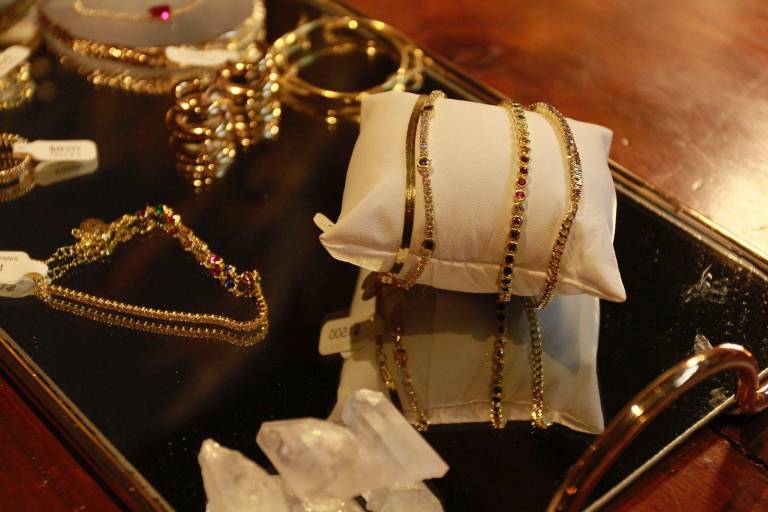 Presentan Alyona Jewelry en Restaurante Cayenna