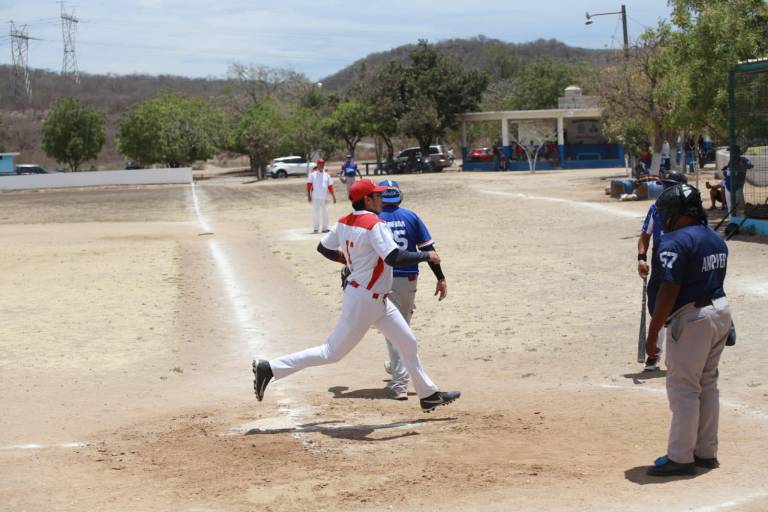 Casita del Plomero se lleva los máximos honores en Liga del Chololos