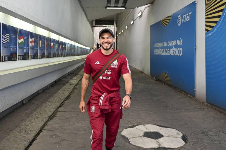 Henry Martín es baja con la Selección Mexicana