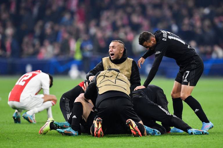 Ajax y Edson Álvarez quedan fuera gracias al gol del uruguayo Darwin Núñez