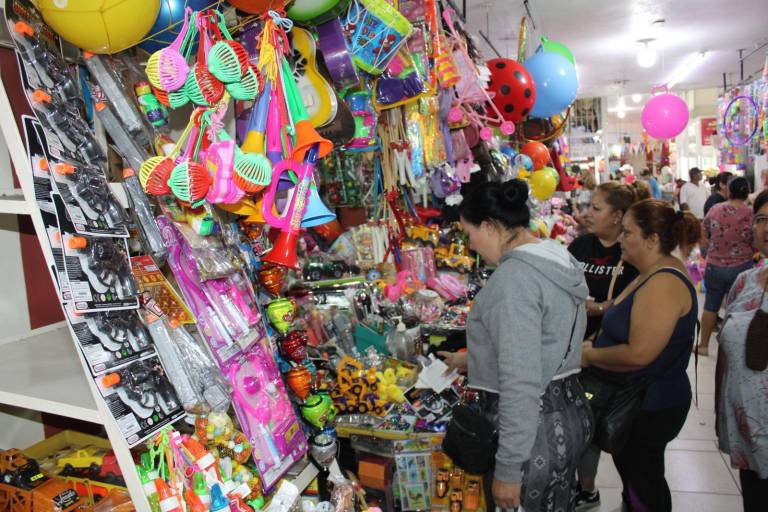 Realizan verbena de los Reyes Magos en Mercado Miguel Hidalgo, en Rosario