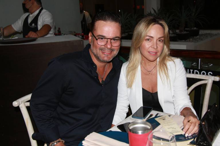 Estrenan terraza en el Country Club de Culiacán