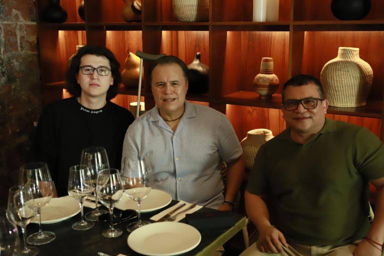 Celebran clientes y amigos el primer aniversario de Casa Bon