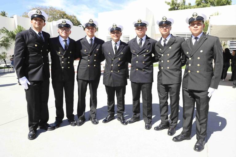 Participan en la celebración de la Escuela Náutica Mercante de Mazatlán