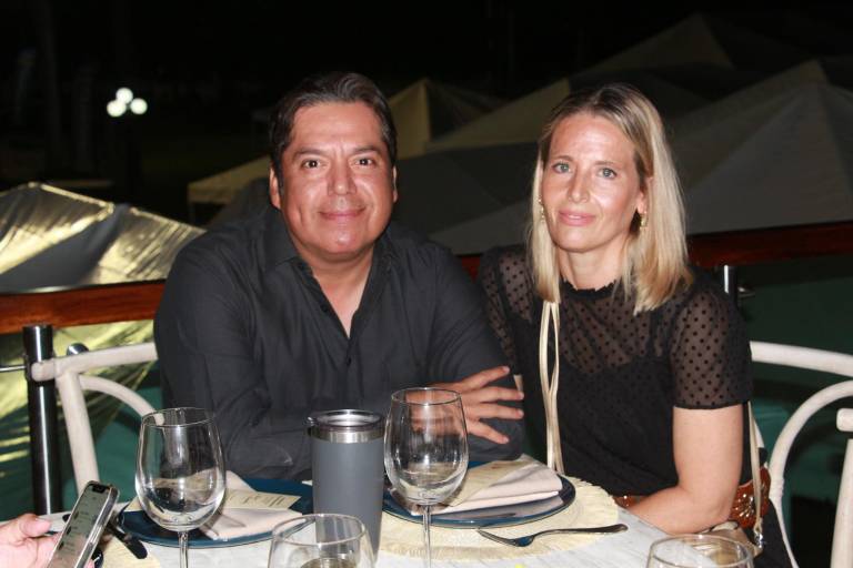 Estrenan terraza en el Country Club de Culiacán