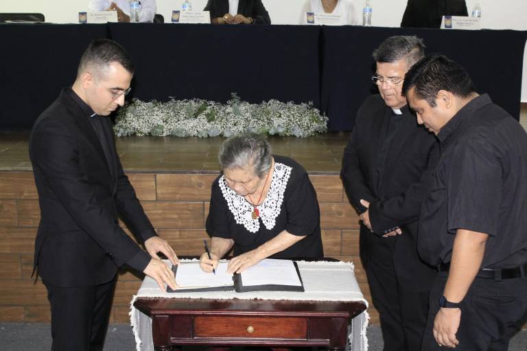 Es Alberto Guadalupe Acosta el nuevo rector de la Universidad Católica de Culiacán