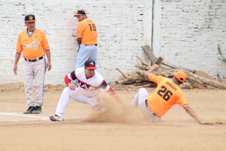 SNTE Sección 53 blanquea Correos de México en el beisbol Burócrata