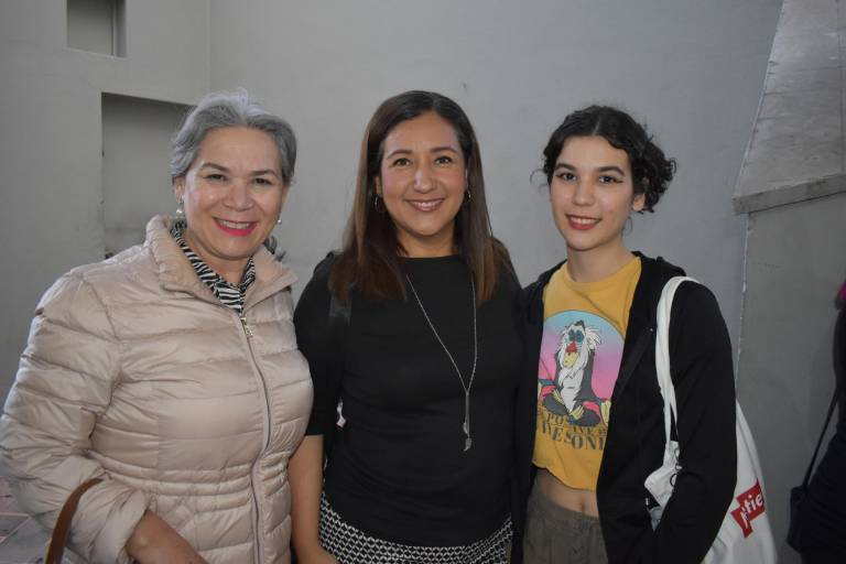 Disfrutan sinaloenses la obra de Óscar Liera en la escena