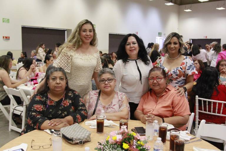 Viven grata celebración colaboradoras del STASE
