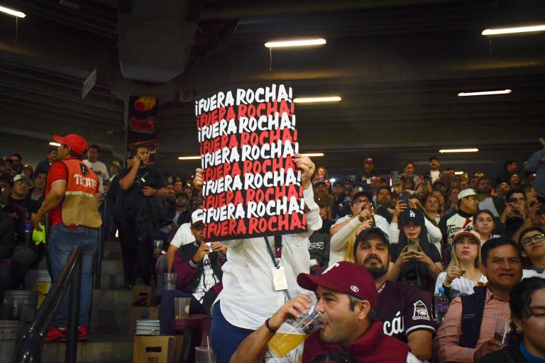 Afición beisbolera protesta contra la violencia con gritos de ’Fuera Rocha’