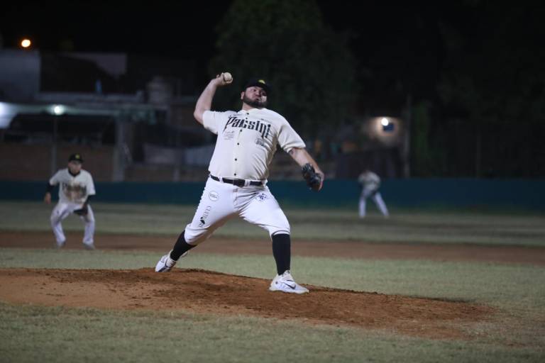 Cobras inyecta su ‘veneno’ sobre El Competidor