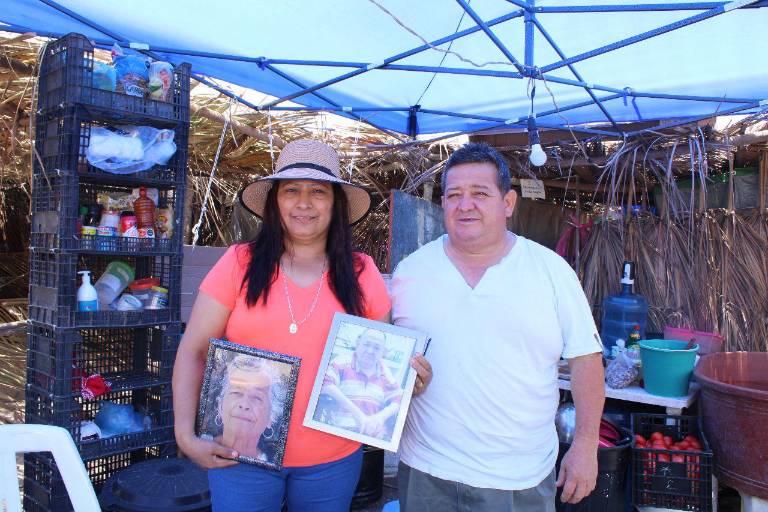 Llevan al mar de Las Cabras a familiares que ya partieron al cielo