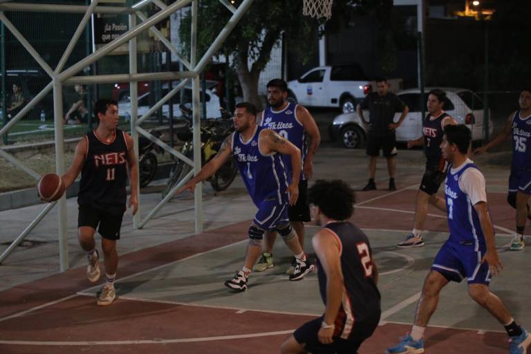 Mariskeando es mucha pieza en Torneo de la Burócrata
