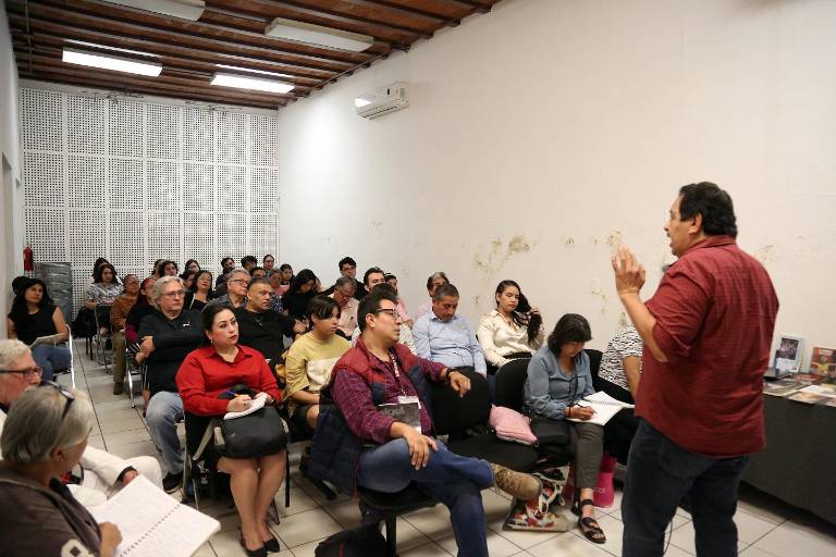 Comparte Alfonso Orejel ‘instrucciones siniestras’ para escribir cuentos de terror