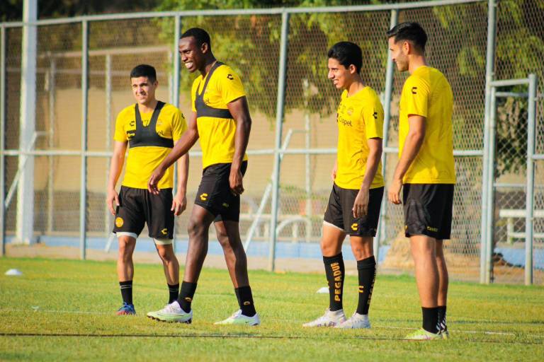 Dorados viajó para medirse a Cimarrones en pretemporada