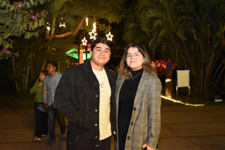 Con danza contemporánea disfrutan familias del cierre de la Navidad en el Botánico