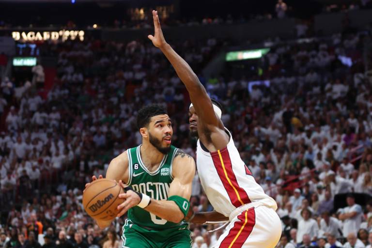 Los Celtics vencen a Miami en la última décima de segundo