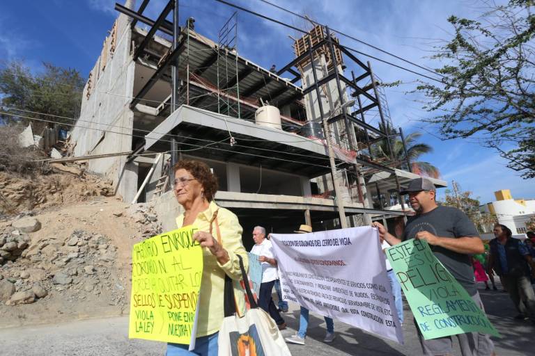 Exigen vecinos a Alcalde de Mazatlán detener obra Encanto Observatorio