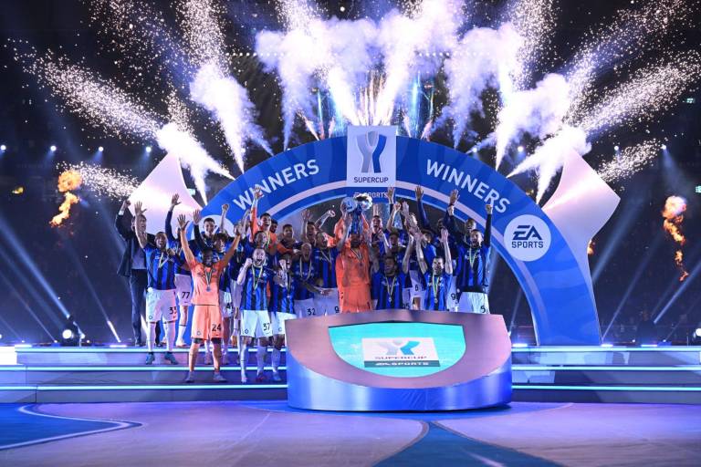 Inter conquista la Supercopa italiana