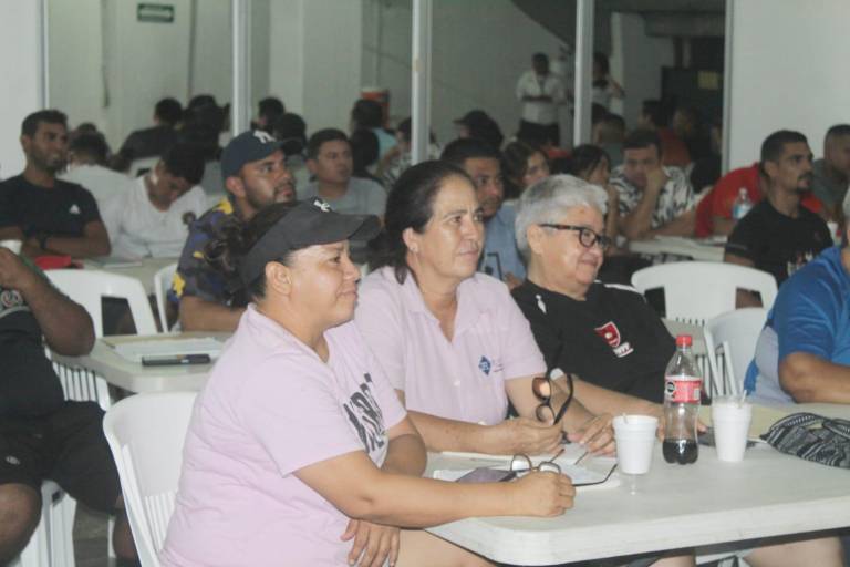 Cupo lleno, en el Curso para Entrenadores del Imdem
