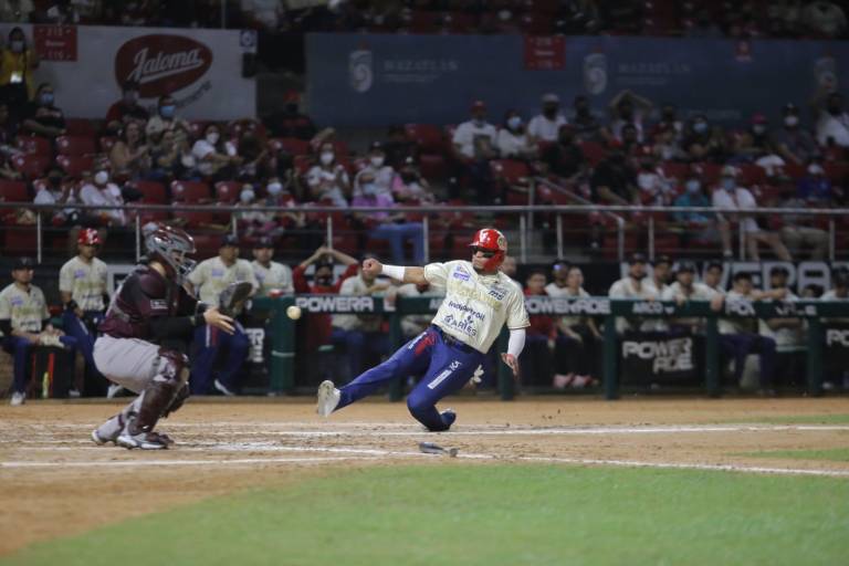 Venados de Mazatlán apalea a Tomateros de Culiacán y asegura una serie más en casa