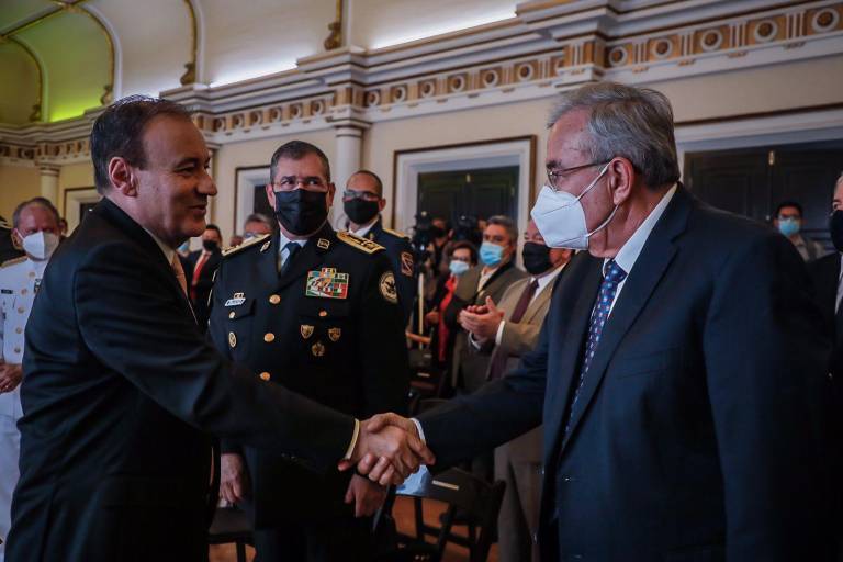 Rocha Moya acompaña a Alfonso Durazo en su toma de protesta como Gobernador de Sonora