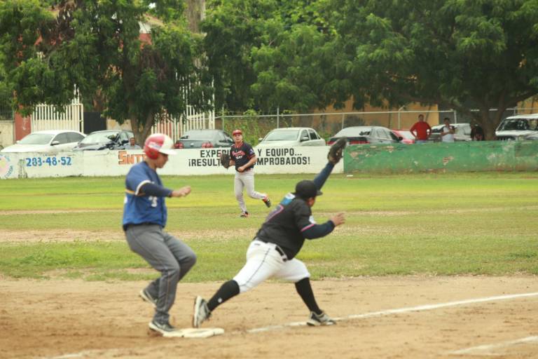SNTE 53 le da una lección a Joven SNTE 27, en la Magisterial