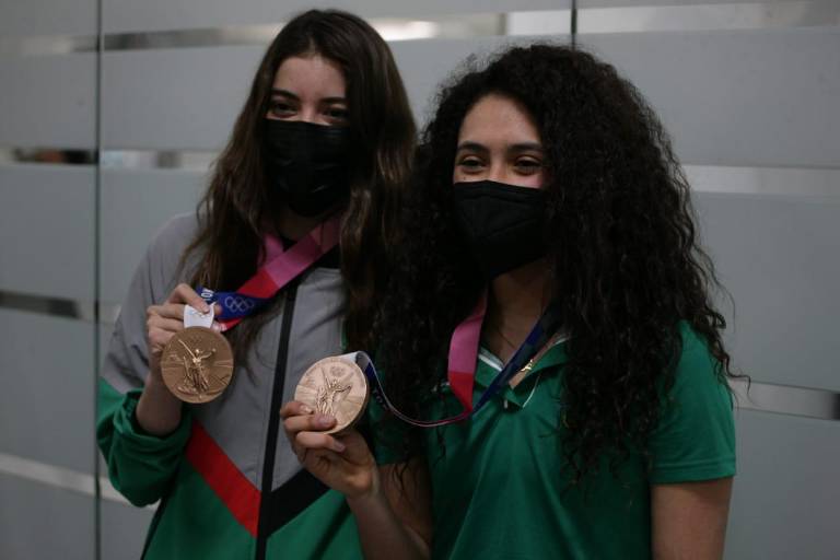 Gabriela Agundez y Alejandra Orozco regresan a México con medalla de bronce de Tokio 2020