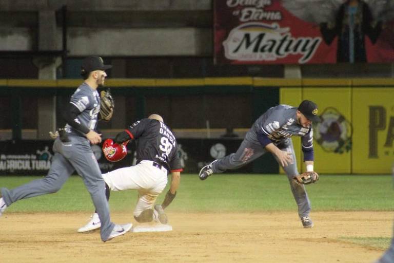 La ofensiva de Algodoneros de Guasave explota para vencer a Venados de Mazatlán